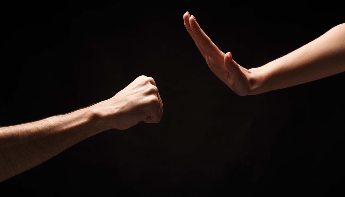 ជម្នះ​ការ​ប៉ះ​ទង្គិច (សៀវភៅសេចក្ដីពិតសម្រាប់ជីវិត)