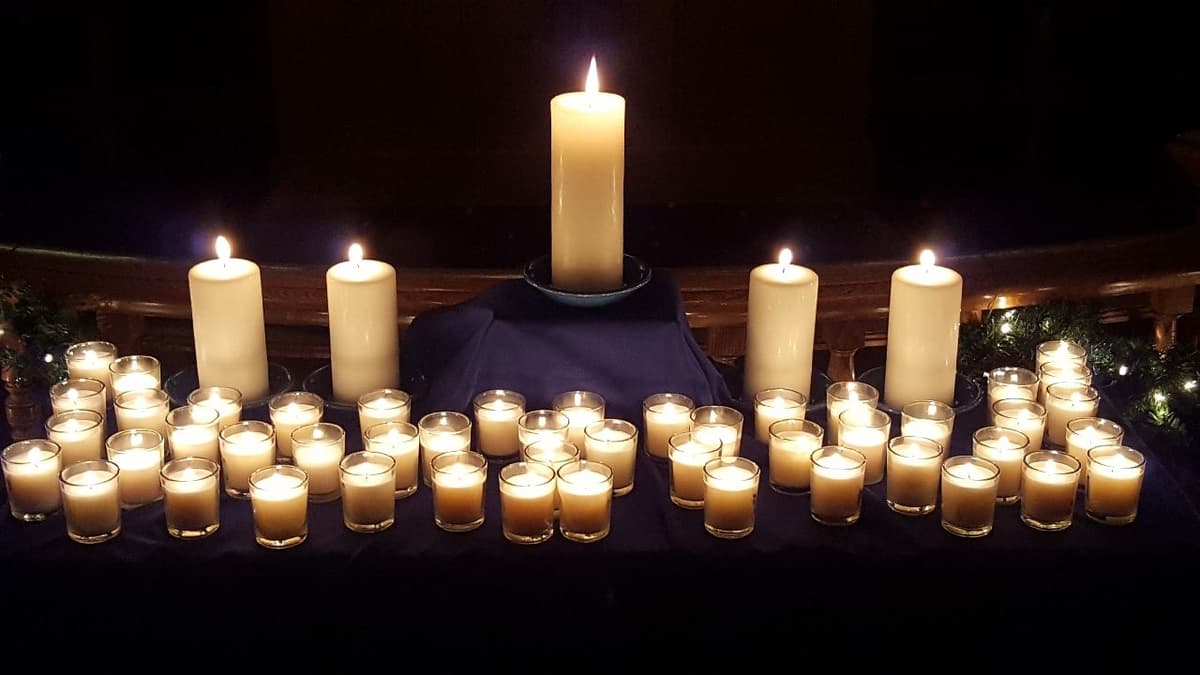 ដុតទៀនបំភ្លឺ