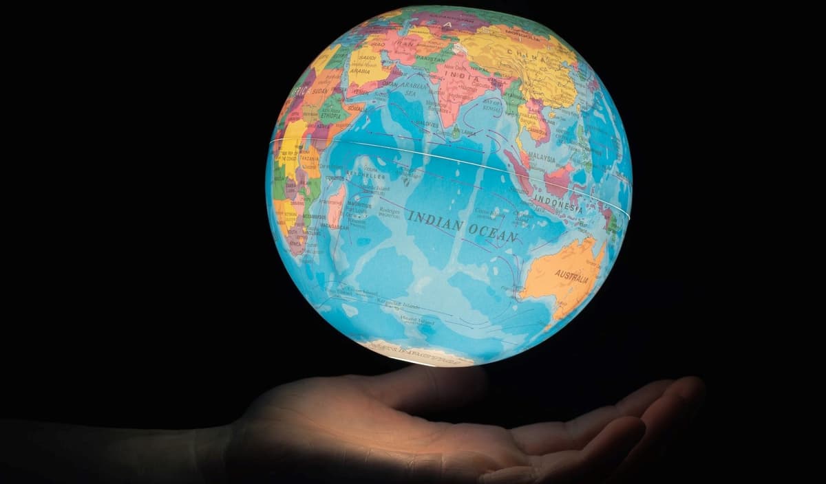 យើងជាអ្នកស្នាក់នៅផែនដីបណ្ដោះអាសន្ន