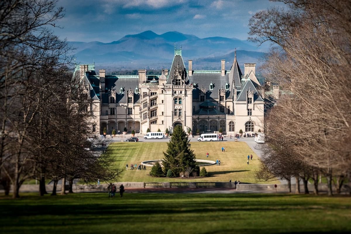 គម្រោងសាងសង់ធំបំផុត