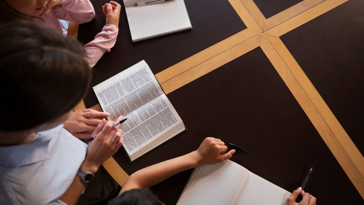 ប្រដាប់​ខ្លួន ដោយ​ព្រះអម្ចាស់យេស៊ូវ