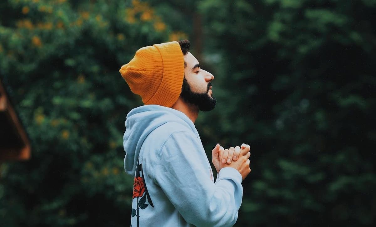 ទោះយើងជានរណាក៏ដោយ?