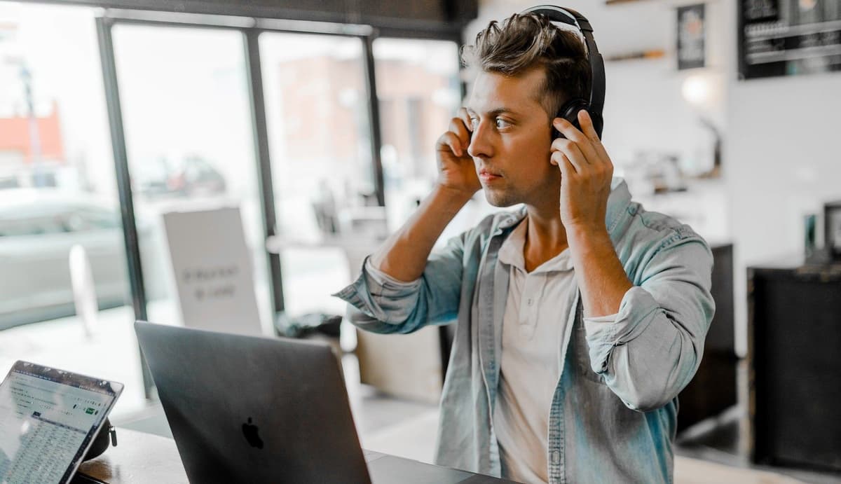 រៀនស្តាប់សម្លេងព្រះអង្គ