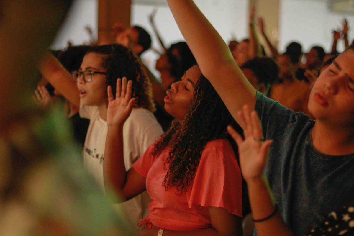 ថ្វាយការសរសើរដំកើង ដោយការដឹងគុណ