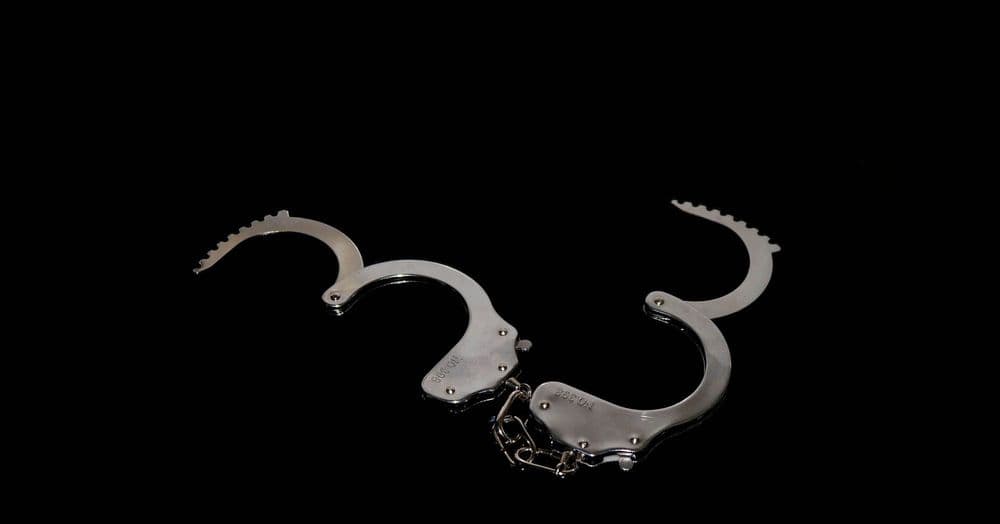 អ្នក​ឲ្យ​ក្រឹត្យ​វិន័យ និង​សេរី​ភាព 