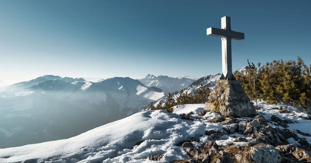 នគរ​ព្រះ និង​ឈើ​ឆ្កាង