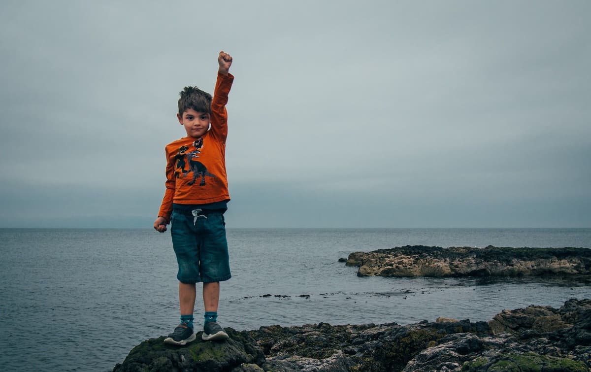 អ្នកខ្លាំងដែលត្រូវជួយអ្នកទន់ខ្សោយ