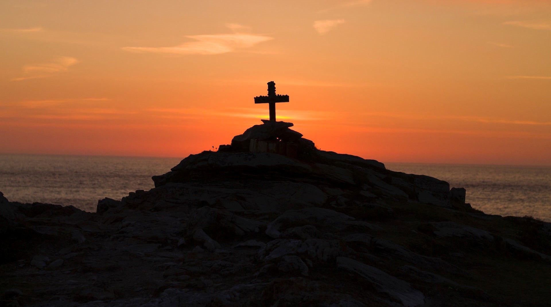 ព្រះអង្គបង្រៀនពីគ្រប់ទាំងសេចក្តី